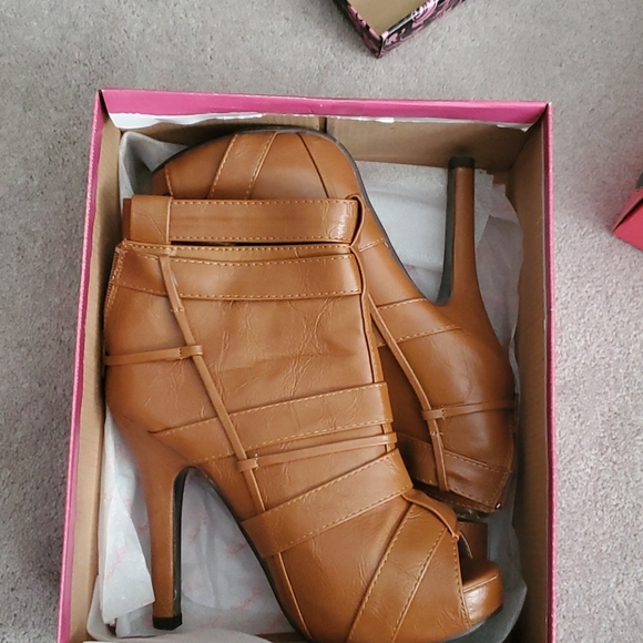 Charlotte Russe booties - Picture 4 of 4